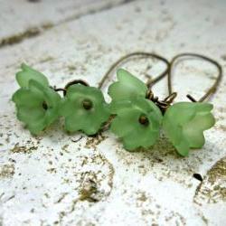 Baby bell flower Earrings. Green flowers. Brass Jewelry. Earrings. Brass earrings. Green Earrings. Bohemian. Kidney ear wires.